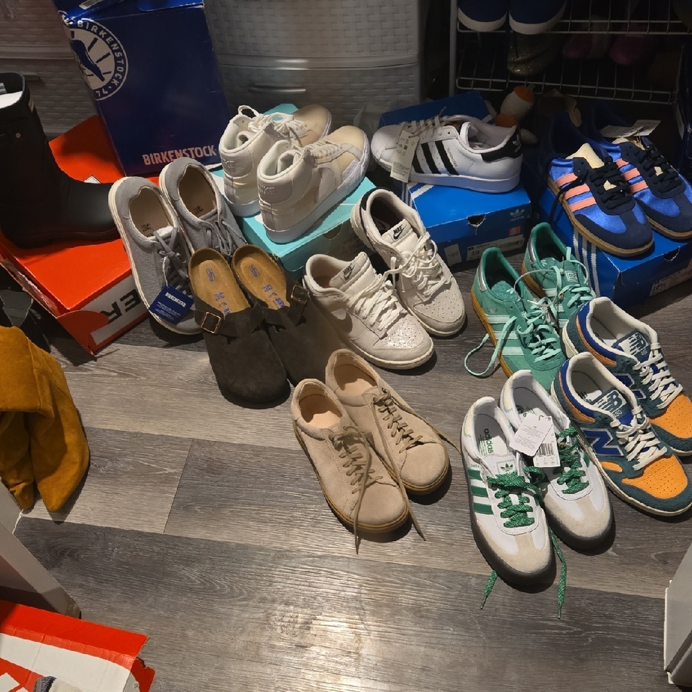 Womens Size 10 Sneaker  All Brand New